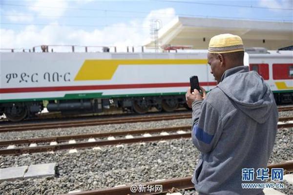 非洲首條現(xiàn)代電氣化鐵路通車 車票大亮！